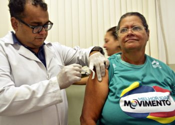Imunização contra gripe para idosos começa em Volta Redonda