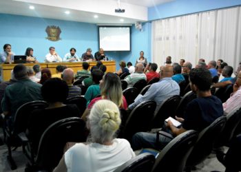 Prefeito Samuca Silva se reúne com associações de moradores e descarta aumento nas passagens de ônibus