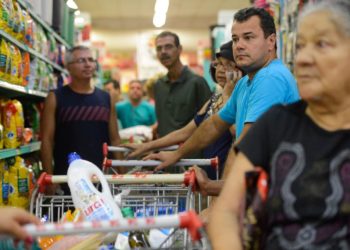 Preço da cesta básica diminui em 13 capitais