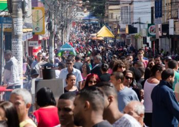 Rua de Compras leva 40 mil pessoas ao bairro Santo Agostinho