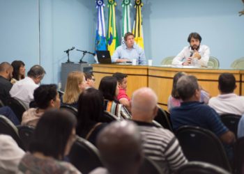 Samuca Silva realiza reunião com associações de moradores