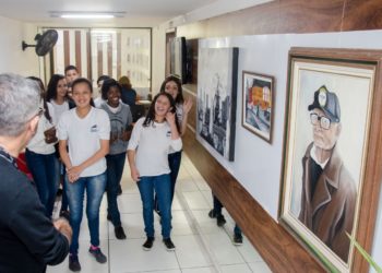Corredor Cultural da Fevre mostra pinturas e desenhos de Gabriel Cassiano