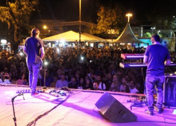 Show da banda 14 Bis encanta o público no Festival de Inverno de Volta Redonda