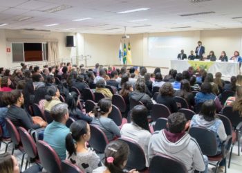 Prefeitura de Volta Redonda dá posse aos professores auxiliares de Educação Infantil