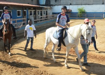 Volta Redonda conta com serviço de Equoterapia para alunos da Educação Especial