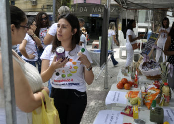 ‘Resgatando a comida de verdade’ leva orientações sobre alimentação saudável à população