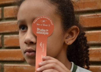 Alunos de Barra Mansa recebem óculos do Projeto Ver e Viver