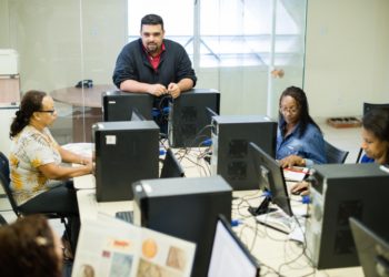 Prefeitura de Volta Redonda realiza curso de informática para pessoas com mais de 45 anos
