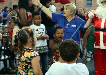 Alunos com autismo e outras deficiências participam de Natal Especial em Barra Mansa