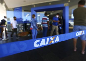 Caixa paga R$ 1,2 bi de auxílio emergencial para nascidos em abril