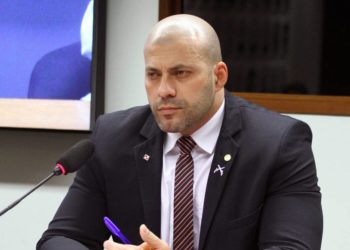 Daniel Silveira entra com pedido para que Barroso anule eleições 2020 após suspeitas de fraude na apuração