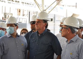 Bolsonaro edita MP que isenta conta de luz para moradores do Amapá