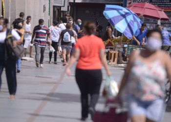Expectativa de vida no Brasil sobe para 76,6 anos em 2019