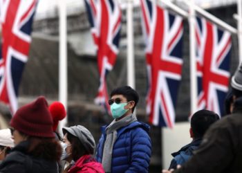 Londres adotará restrições mais duras para conter alta da covid-19