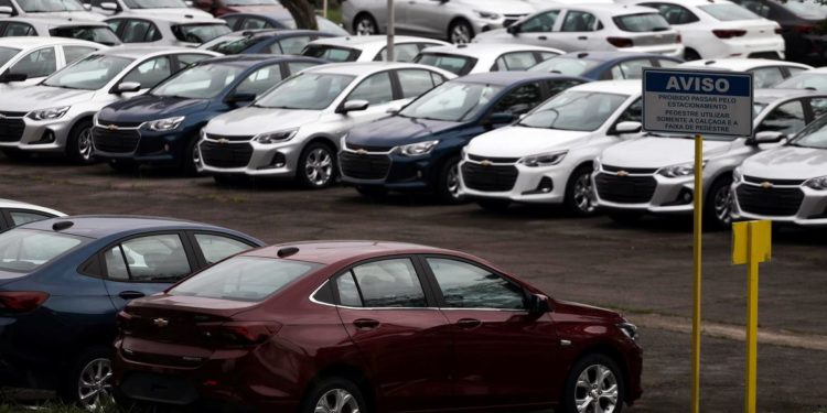 Venda de veículos automotores aumenta 0,45% de outubro para novembro