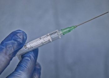 Autorização para vacina poderá ser dada em até 10 dias, diz Anvisa