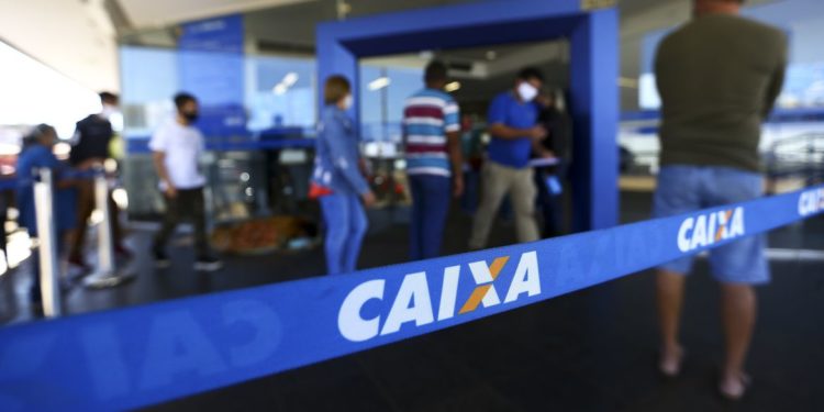 Nascidos em dezembro podem sacar auxílio emergencial a partir de hoje