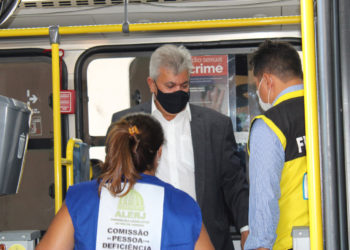 Deputado Marcelo Cabeleireiro fiscaliza acessibilidade nos ônibus