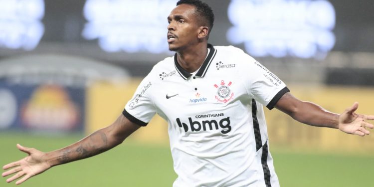 Brasileiro: Corinthians goleia Fluminense por 5 a 0 em São Paulo