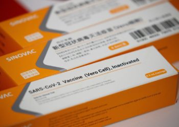 Saúde anuncia compra de 100 milhões de doses da Coronavac