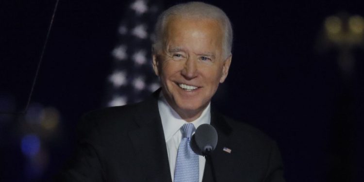 Biden reativa restrição de entradas no país