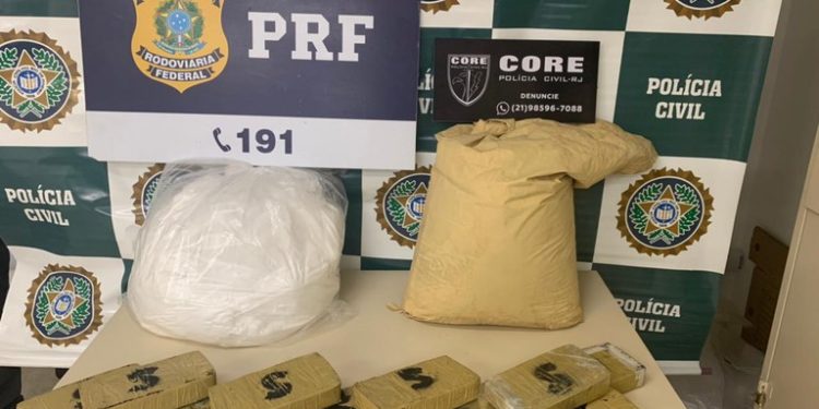 Ação conjunta entre a PRF e Polícia Civil apreendem 57 kg de droga