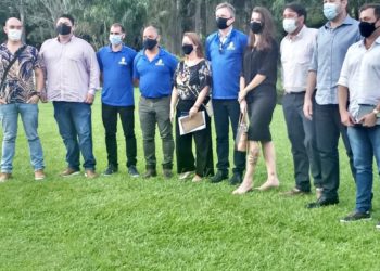 PREFEITURA MUNICIPAL DE QUATIS PARTICIPA DO LANÇAMENTO DO PROGRAMA LIMPA RIO PELO GOVERNO DO ESTADO