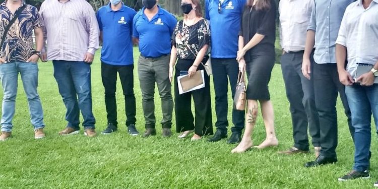 PREFEITURA MUNICIPAL DE QUATIS PARTICIPA DO LANÇAMENTO DO PROGRAMA LIMPA RIO PELO GOVERNO DO ESTADO