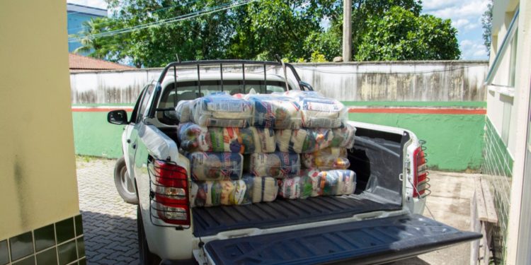 Prefeitura de Porto Real inicia distribuição de 400 cestas básicas