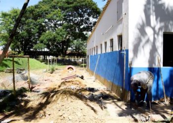 Prefeitura inicia construção de pátio coberto para recreação na creche municipal Julieta Botelho