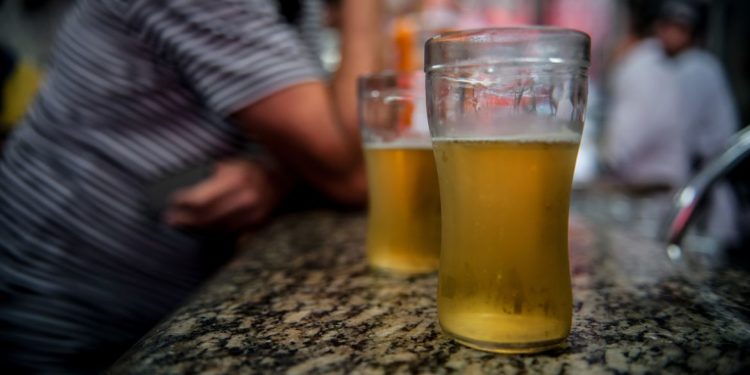 Janeiro Branco pede atenção para o aumento do consumo de álcool