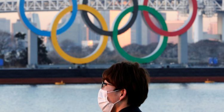 Japão amplia estado de emergência e cresce oposição a Jogos de Tóquio
