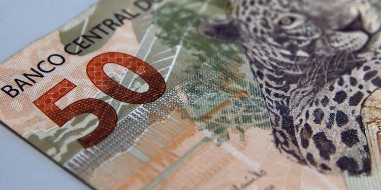 Brasileiros acreditam que inflação será de 5,2% nos próximos 12 meses