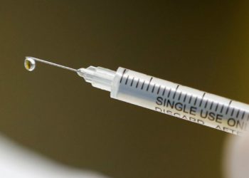Brasil vai buscar 2 milhões de doses de vacina na Índia