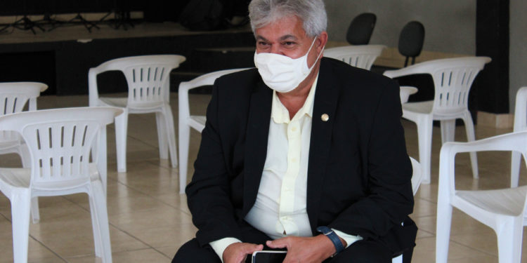 Deputado Marcelo Cabeleireiro se reúne com professores do Colégio Militar
