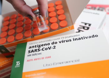 Governo distribui nova remessa de vacinas contra Covid-19 aos 92 municípios