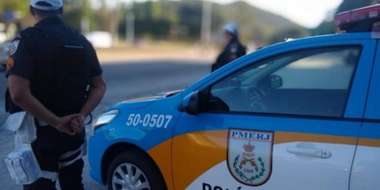 PMs e bombeiros vão atuar para evitar aglomerações no feriado prolongado em todo Estado do Rio