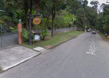Funcionária é assassinada na  porta de restaurante em Penedo
