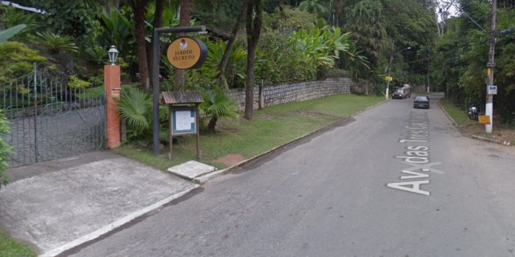 Funcionária é assassinada na porta de restaurante em Penedo