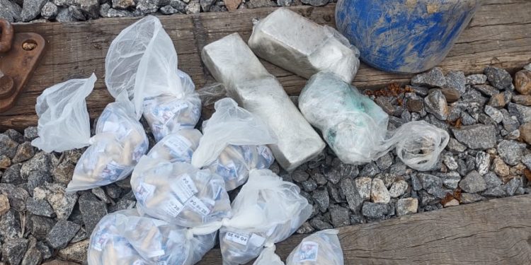 PM apreende droga do CV no “Inferninho” em Itatiaia