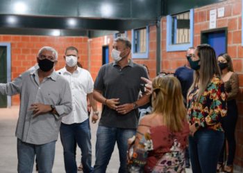 Volta às aulas: Prefeito Rodrigo Drable fiscaliza unidades de ensino em Barra Mansa