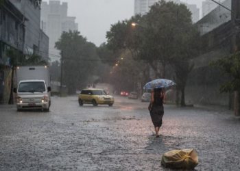 Inmet alerta que chuvas continuarão fortes no Sudeste