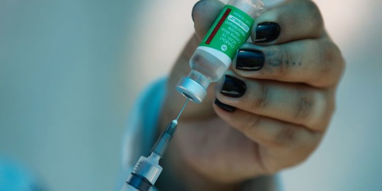 Covid-19: Fiocruz recebe mais 2 milhões de doses na próxima semana