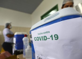 Câmara aprova MP que facilita compra de vacinas contra covid-19