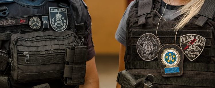 Policiais do Rio vão usar câmeras portáteis nos uniformes