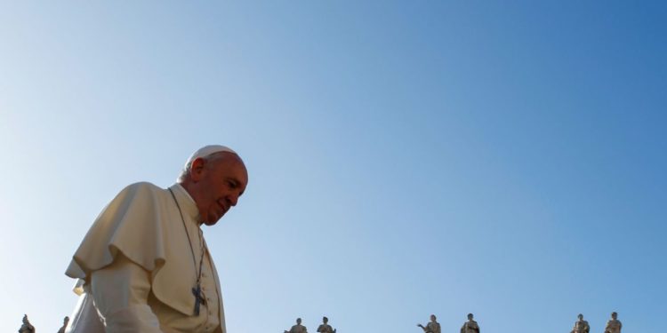 Papa Francisco inicia visita inédita ao Iraque