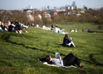 Pandemia: Inglaterra ameniza lockdown, mas premiê Johnson pede cautela