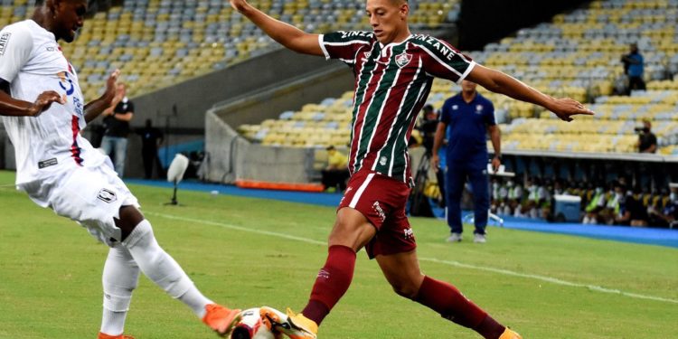 Fluminense estreia com derrota no Campeonato Carioca