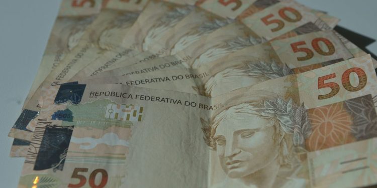 Economia Previsão do mercado financeiro para inflação sobe para 3,87% neste ano