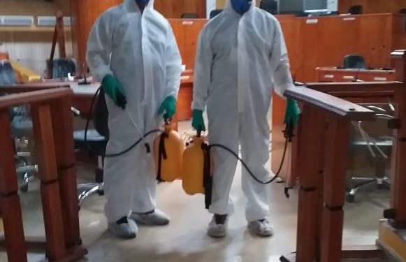 Câmara de Volta Redonda passa por sanitização contra o Covid-19